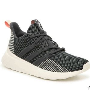 Adidas Questar Snaeakers